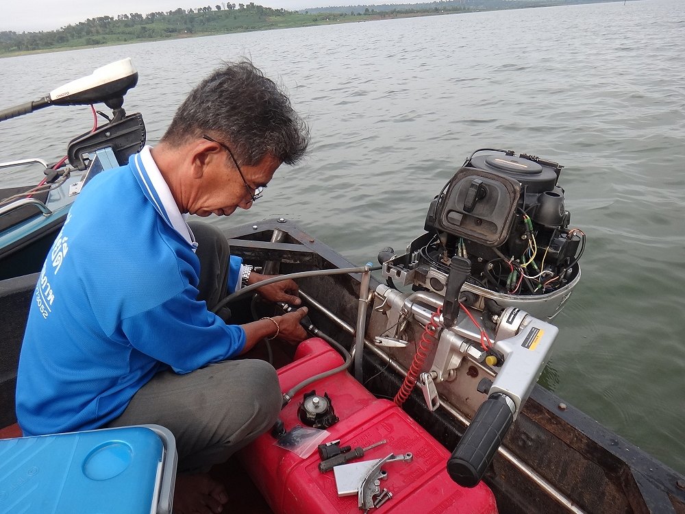 น้ามานะ ช่างเครื่องเรือประจำกลุ่ม มีแกออกทริปไปด้วยอุ่นใจไปเยอะ  :cheer: