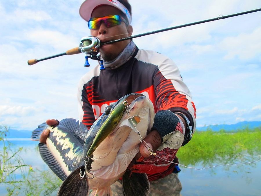  [b]** Rapala Twitchin Rap.เหยื่อตัวนี้น่าจะเลิกผลิตไปแล้วนะครับ.....นน.ดีตีไกลมาก

ผมเอามาโมดิฟรา