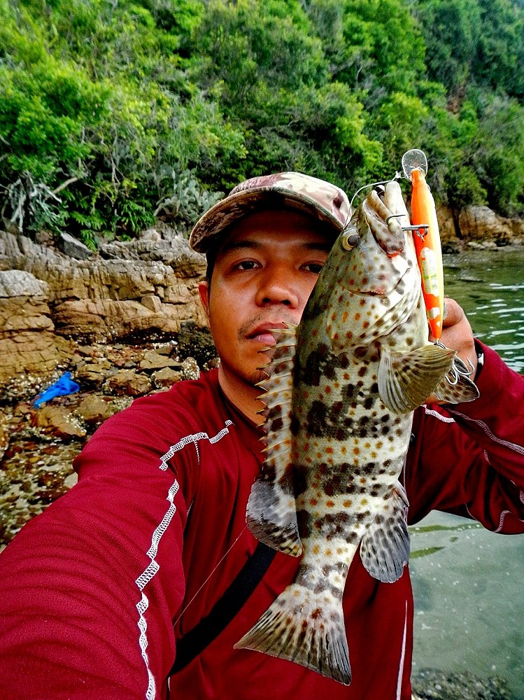.....คราวนี้ ....ขอผม มั้ง...:love: :love:  แต่บังหน้า ไปนิด...
[q][i]อ้างถึง: PeaceInMe posted: 05