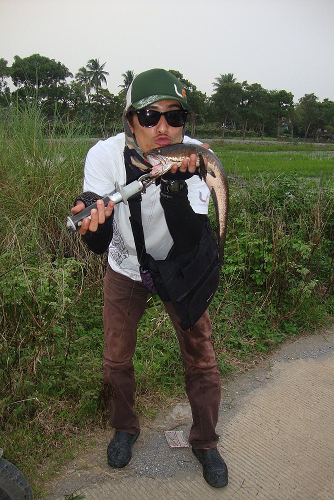 โห่มีจูบด้วย..+++ :laughing: :laughing: :cheer: :cheer: :cheer: :cheer: :cheer: :cheer:
