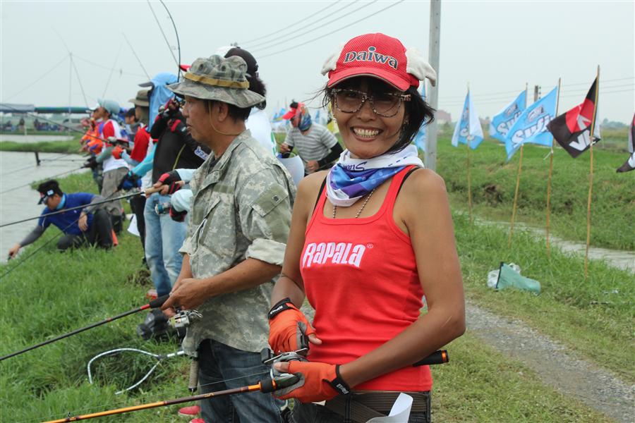 ปีนี้อดใส่บีกีนี วิ่งรอบบ่อ :grin: :grin: :grin: