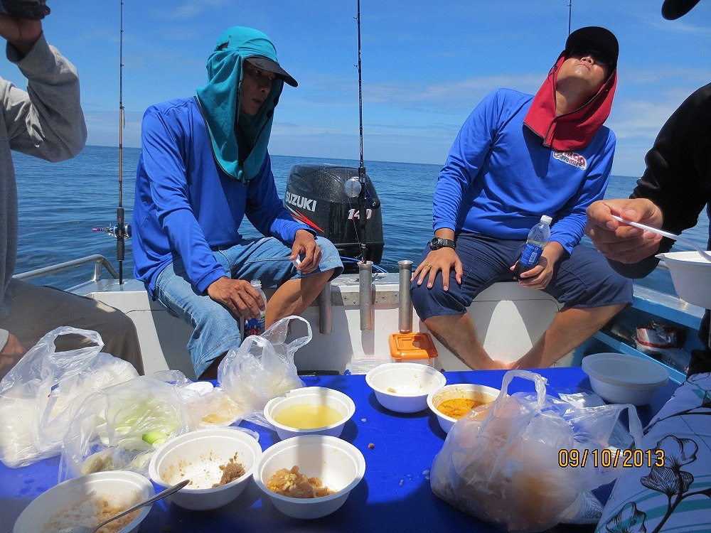 โต๊ะกินข้าวสุดหรู บนเรือ  :laughing: :laughing: :laughing: พักเที่ยง