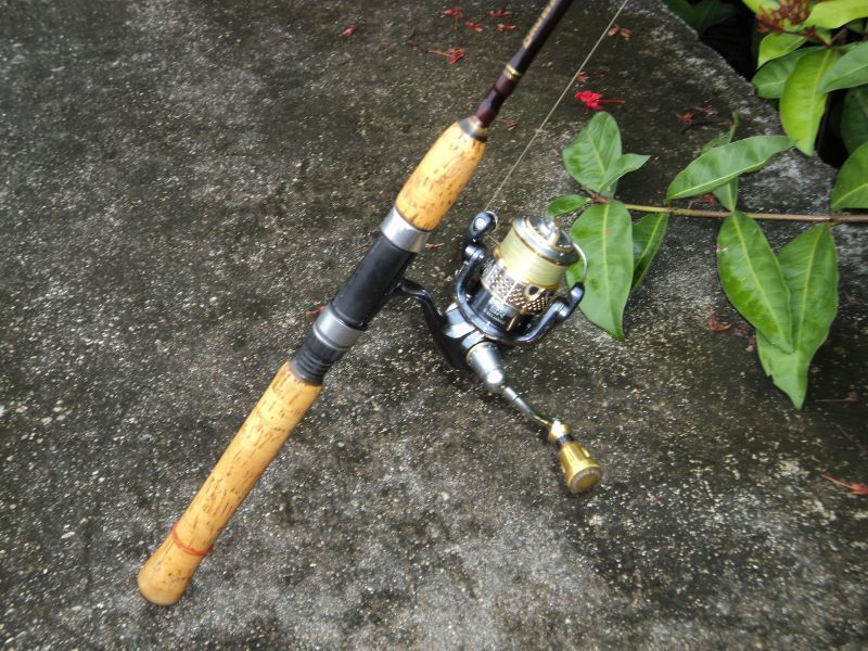 นั่งพักสักครู่ ก็เลยถ่ายรูปอุปกรณ์สะหน่อย
คัน BROWNING MICRO MEDALLION WT:2-10 action light "เอามา