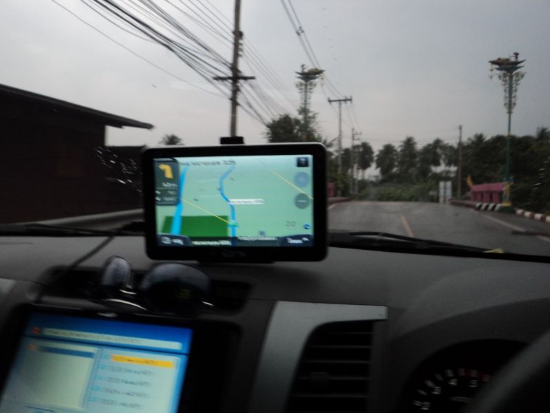 ฝนตกหนาเม็ดขึ้นได้เวลากลับบ้านแล้วครับ จบไปอีกหนึ่งทริป ตั้งแต่คลองชลประทานถึงตลาดน้ำดำเนินสะดวก ได้