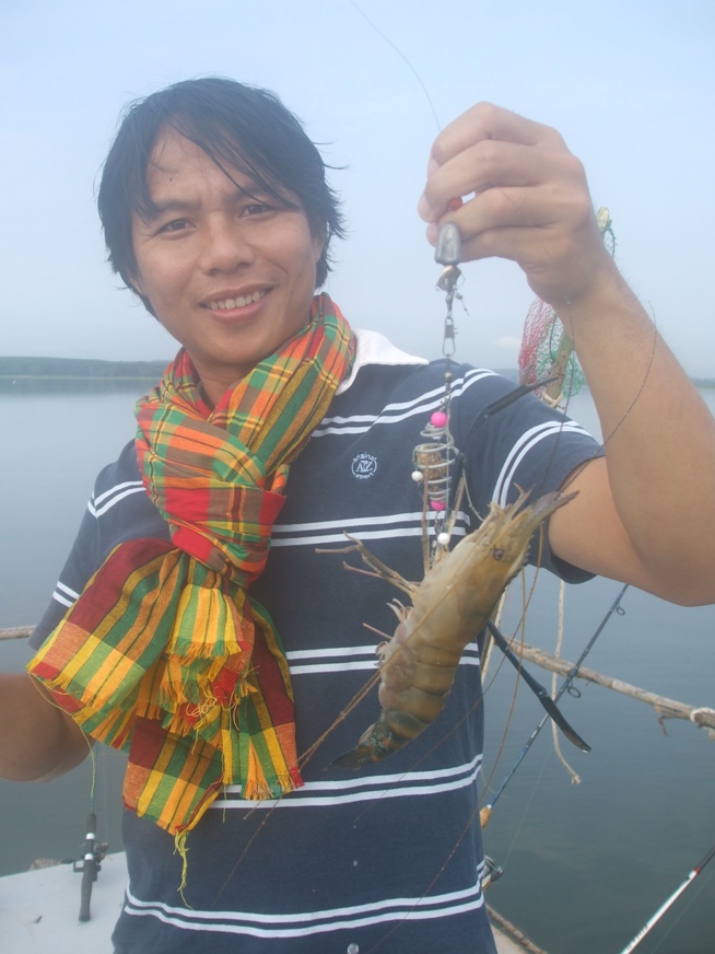 หลังจากนั้ก็เงียบครับ จนเช้า ได้กุ้งตัวโตตอนเช้า 