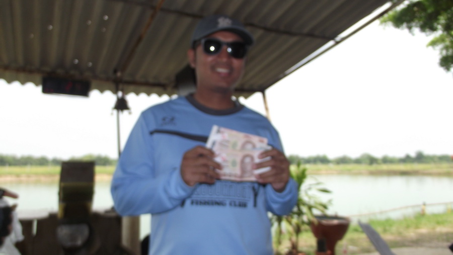  :cheer: :cheer: :cheer: :cheer: :cheer:

    รับขันแรกไปแบบไม่มีใครเตะได้เลย พี่บัง ปลาขัน :grin: