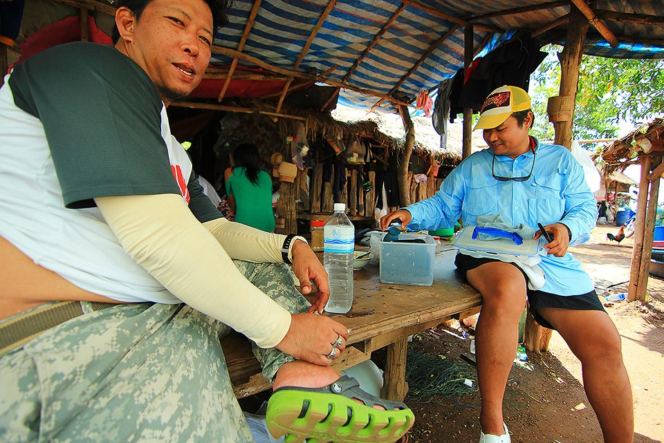 ++กลับเข้าฝั่งมากินข้าว........ไม่ไหว.....เสบียงหมด :laughing: :laughing: :laughing: :laughing: