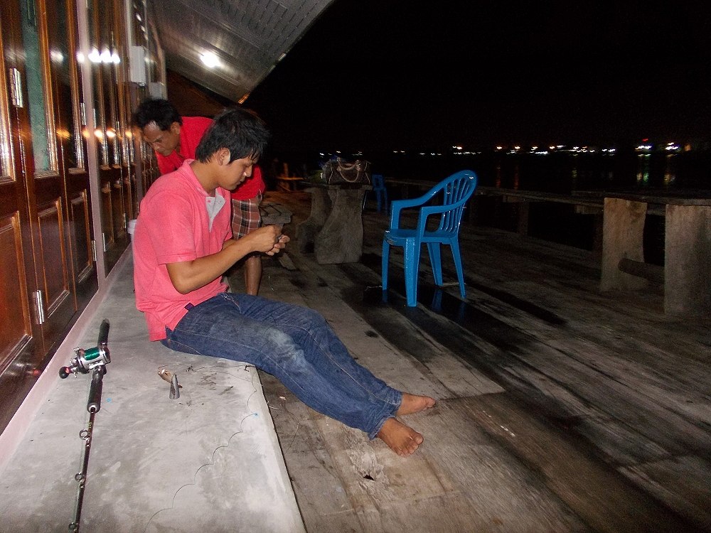 ส่วนพี่จกโดนพี่กระเบนวิ่งขาดไปแล้ว ถ่ายรูปไม่ทัน มันไปไวเกิน  :laughing: :laughing: