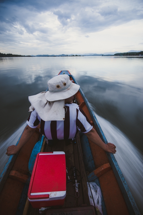[center][b] เรือไต๋เน็ตมันซิ่งจริงๆ อิอิ :laughing: :laughing:
