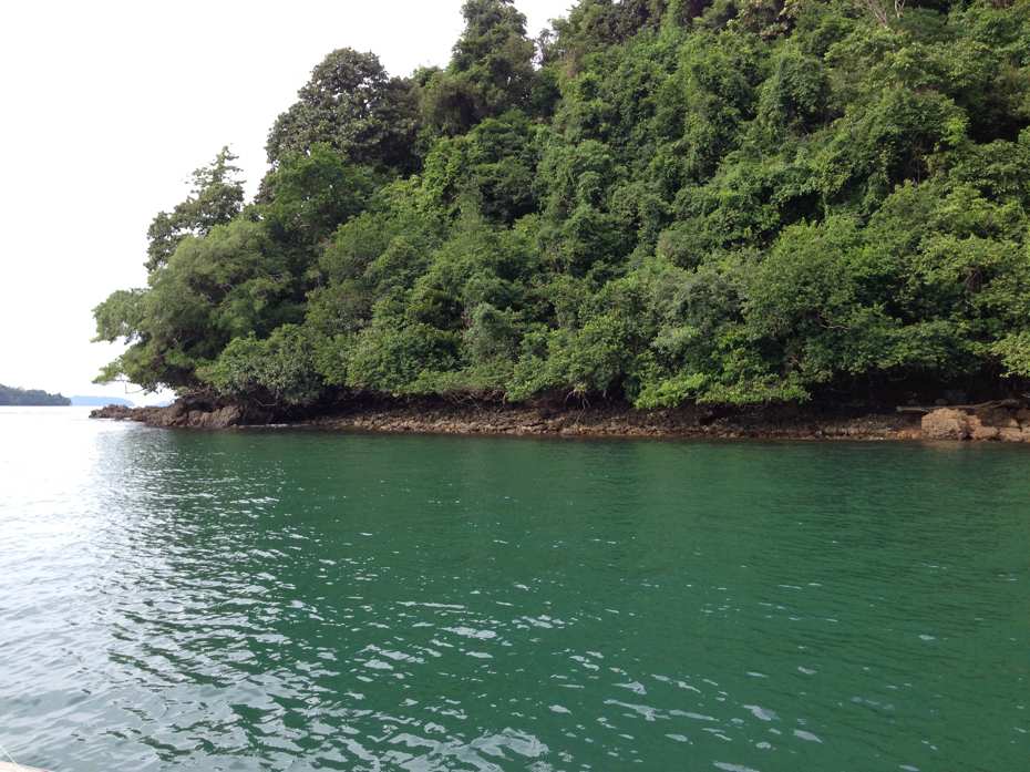 แล้วก็ลากต่อ เก็บภาพเกาะที่ลากผ่านไปมา พลางๆ