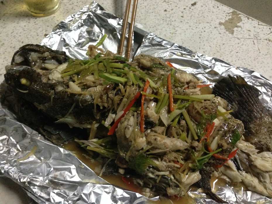 ไม่กล้าทำเองครับ กัวเสียของ จ้างเลย 200บ. ร้านนี้การันตีเรื่องความอร่อยอยู่แล้วครับ