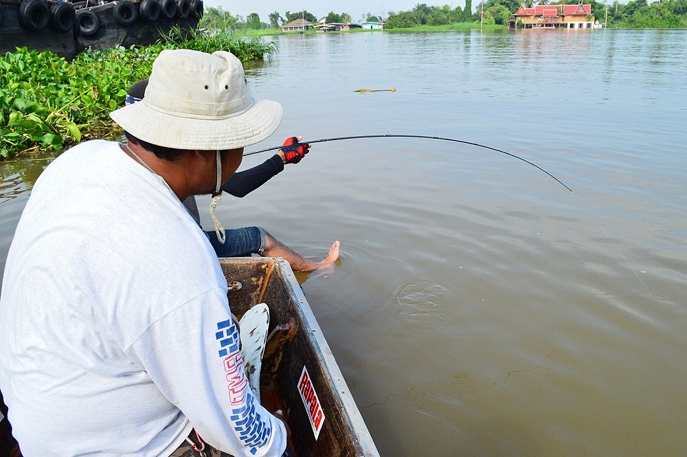 ใกล้ความจริงแล้วครับเจ้าตัวใต้น้ำเรือเรี่ยวแรงมันเริ่มแผ่ว