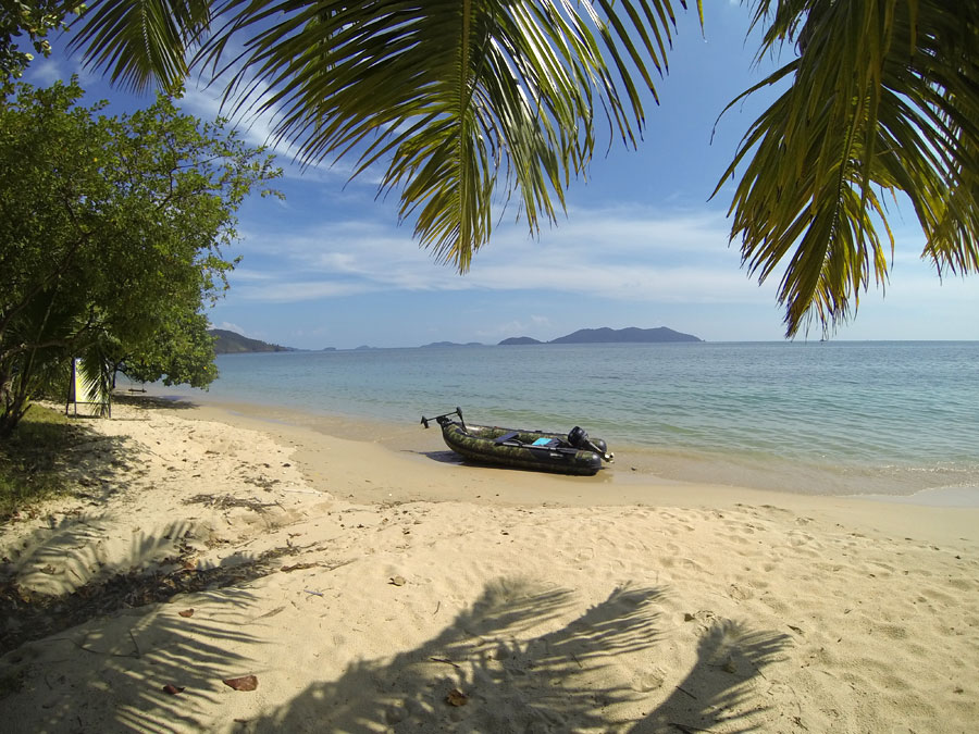  [center]ทะเลสวย หาดทรายขาว น้ำน่าเล่น[/center]