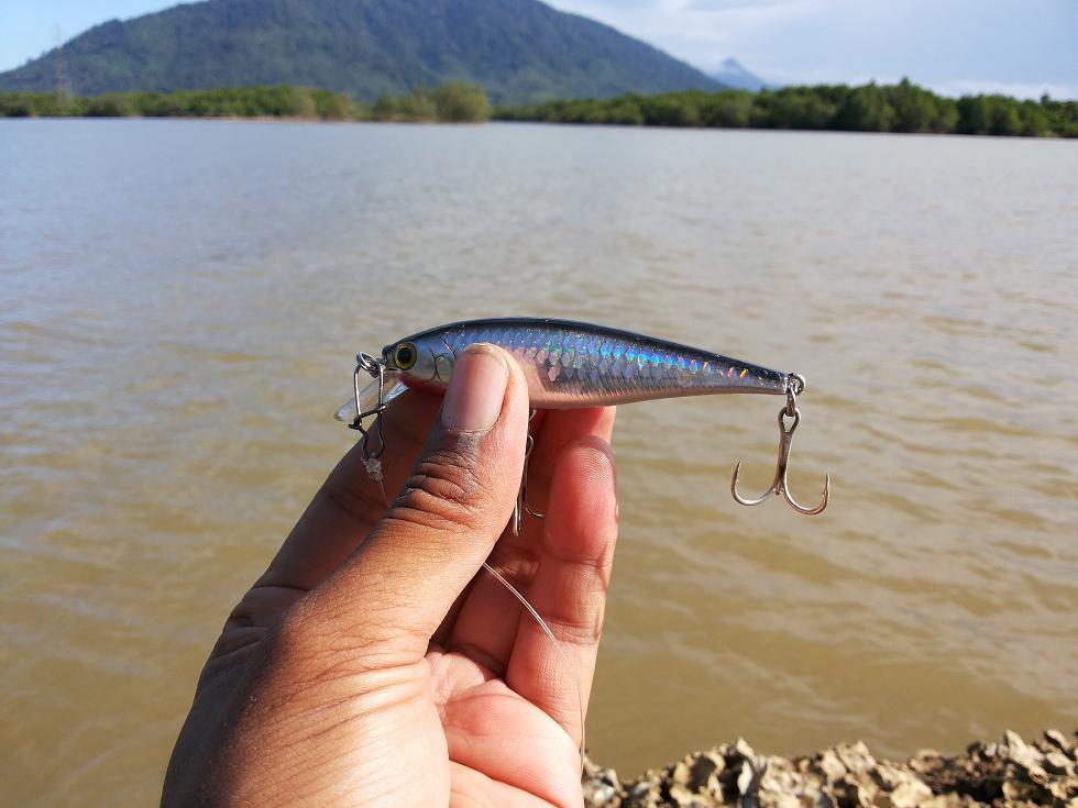  

 [center][b]ใช้ RAPALA ไปแล้ว ทีนี้ลอง บีฟรีสเกล็ด สีปลากระบอกดูบ้าง[/b][/center]