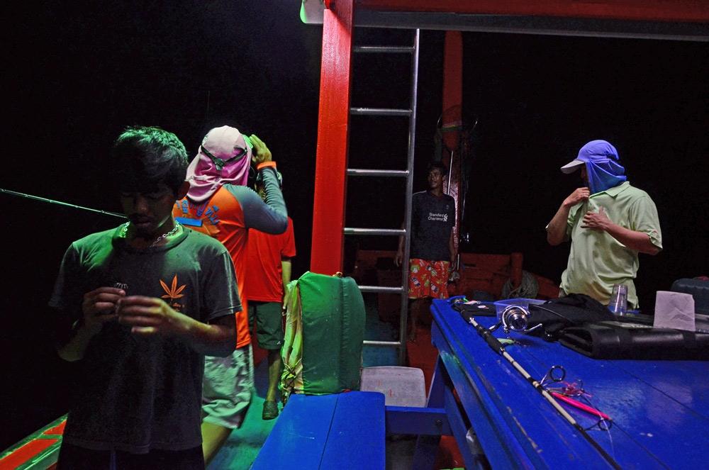 พวกพี่ๆๆ  ทีมภูเก็ต  เตรียมอาวุธหน้าดินกันอย่างเต็มกำลังแล้ว :cool: :cool: :cool: :cool: :cool: