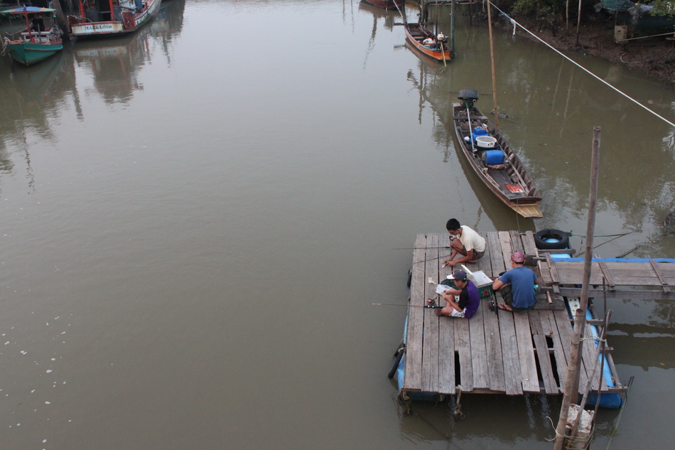 รูปภาพพวกนี้เป็นผลงานจากพ่อของผมครับ

                 ทั้งขับรถให้ ถ่ายภาพให้ ขอบคุณสุดๆครับ  :pr