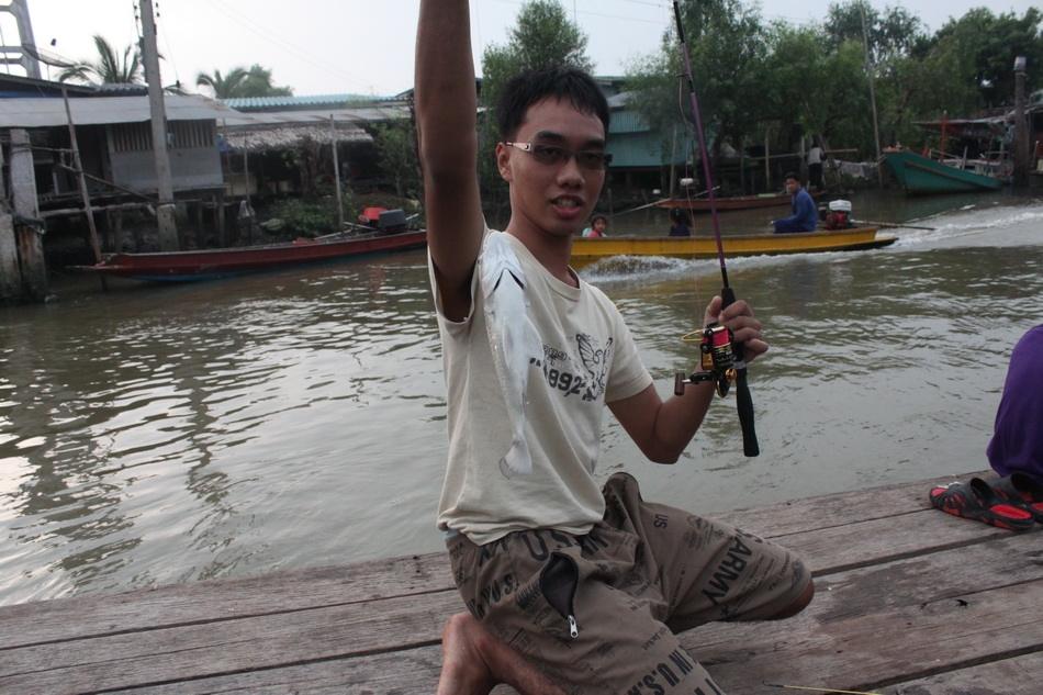 มาอีกหนึ่ง ตัวนี้ยังกลางๆประมาณ 3-4 ขีด  :grin: :grin: