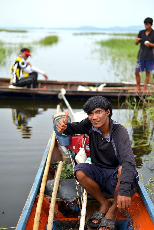  [b]** เสียงเรียกอยู่ท้ายเรือ........พี่เก่งๆๆ  ขอผมรูปนึงดิครับ :grin: :grin:

อยากหล่อมั่งอ่ะ...