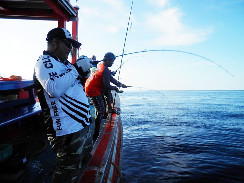 หัวเรือดูจะวุ่ยวายที่สุดอะ  [ภาพจากพี่บอลภูเก็ต] :sad: :sad: :sad: :sad: