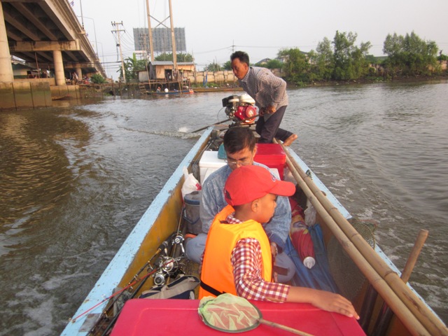 ทุกอย่างก้อเรียบร้อยนั่งเฉยๆๆๆ ไต๋ชลออกเรือพาเทียว :cheer: :cheer: :cheer: