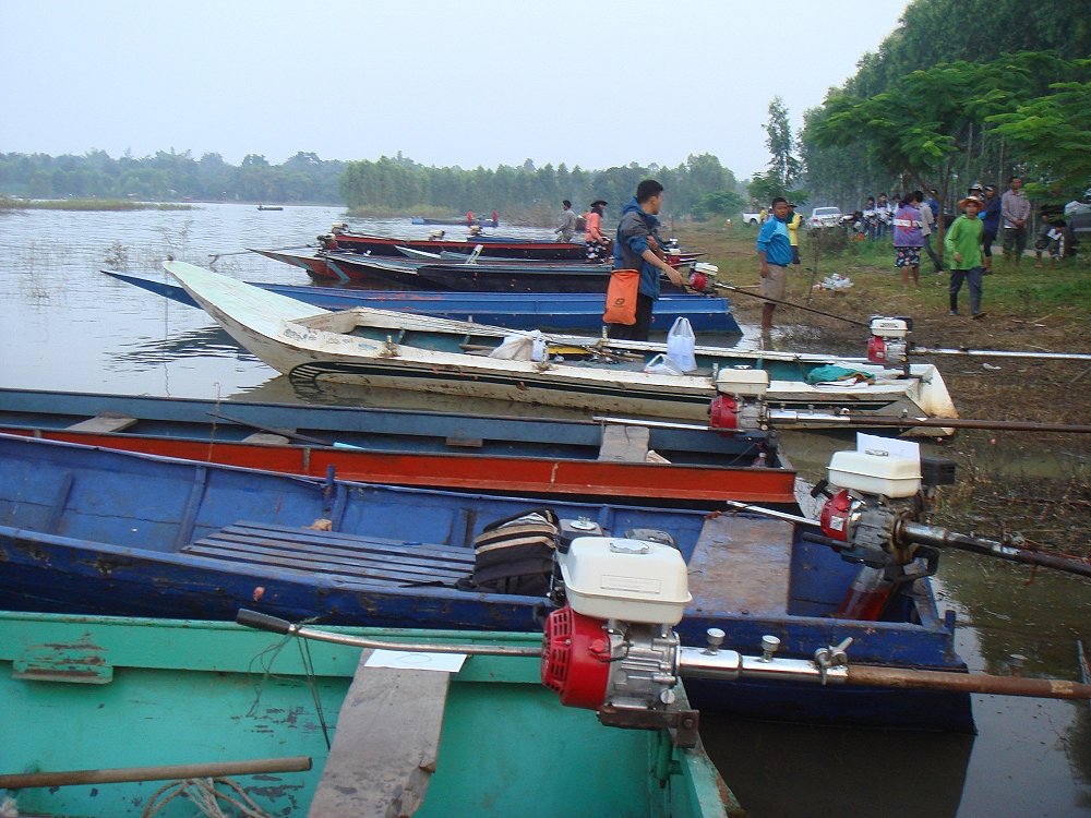 เรือลำใหญ่ดีจังครับ ชอบๆๆๆๆ :love: :love: :love: :love: