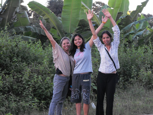 3สาวขอถ่ายรูปหมู่ครับ

 :laughing: :laughing: :laughing: :laughing: