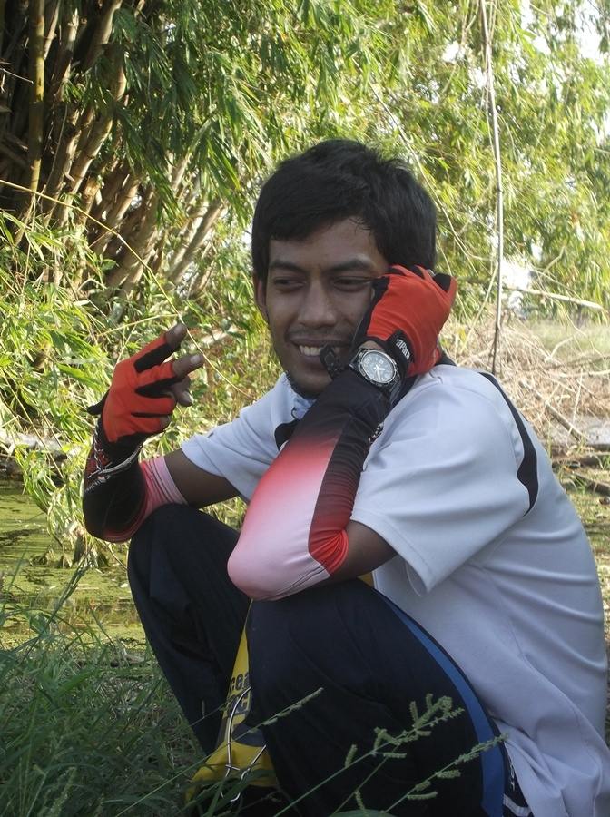  [b]น้าออฟเดินกลับมาพร้อมกับชู2นิ้ว   [/b]

 [b]ผมเป็นยังไงบ้างน้าออฟ[/b] 