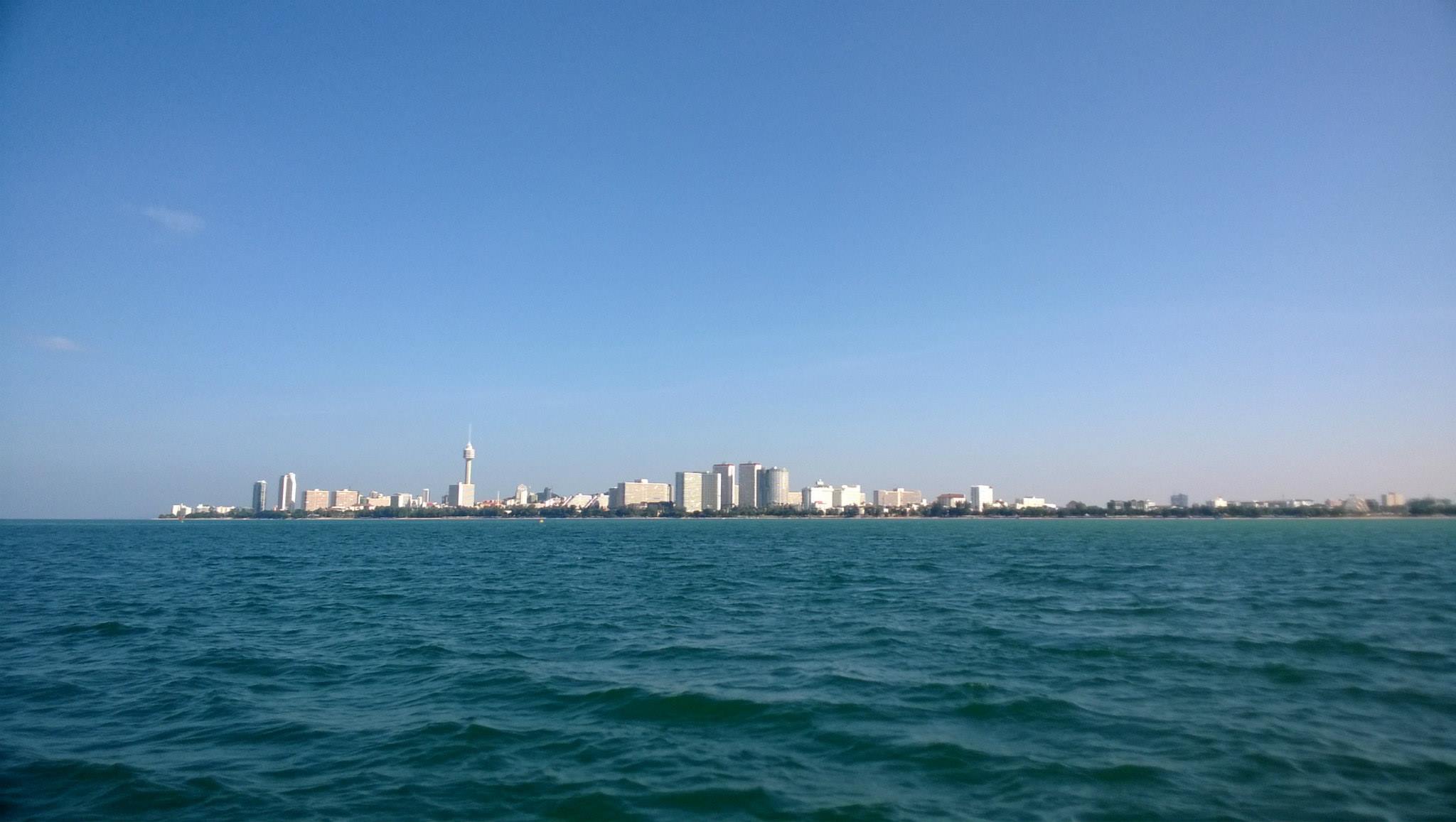 วันนี้ทะเลสวยเรียบมากครับ :grin: