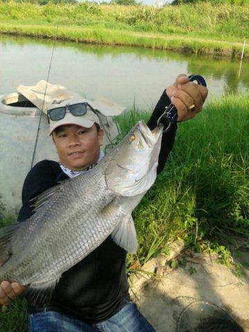 และนี้คือการเทสล่าสุด ปลาค้างบ่อครับ มีให้รุ่นแน่อน  ถ้าเปิดเดือนมกราคาคมปี57 ปลาเก่า น่าจะประมาณ5โล