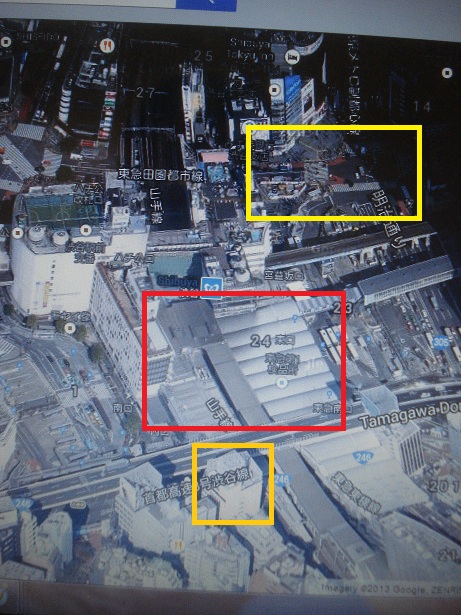 รูปสุดท้ายของวันนี้ครับ 
สี่เหลี่ยมสีเหลื่องคือทางแยกไฟแดงคนเดิน
สี่เหลี่ยมสีแดงคือสถานีชิบูยะ(สาย