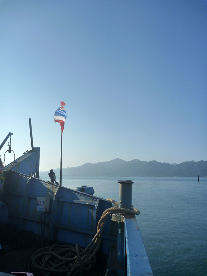  [center]เรือเฟอร์รี่ท่าอ่าวธรรมชาติมีเที่ยวเยอะออกเร็วกว่าท่าอื่นๆคนที่ชอบความรวดเร็วจะขึ้นที่นี่คร