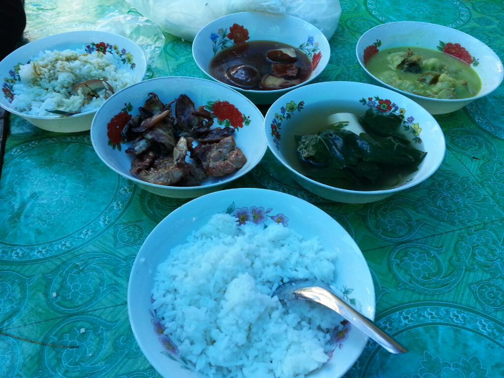 มาครับ..ทานข้าว..ด้วยกัน อิ่มแล้วค่อยลุยกันต่อ 5555