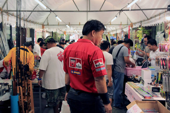  :cool: น้าคนนี้ ขับ Ducati มาอย่าง เท่  :cool: :cool: :cool: