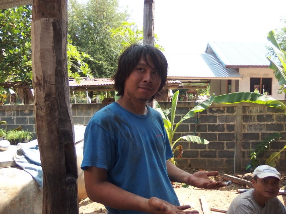 หลังจากนั้นก็มาไล่ถอดเสาบ้านเก่า จนได้สภาพกันแบบนี้ :grin: