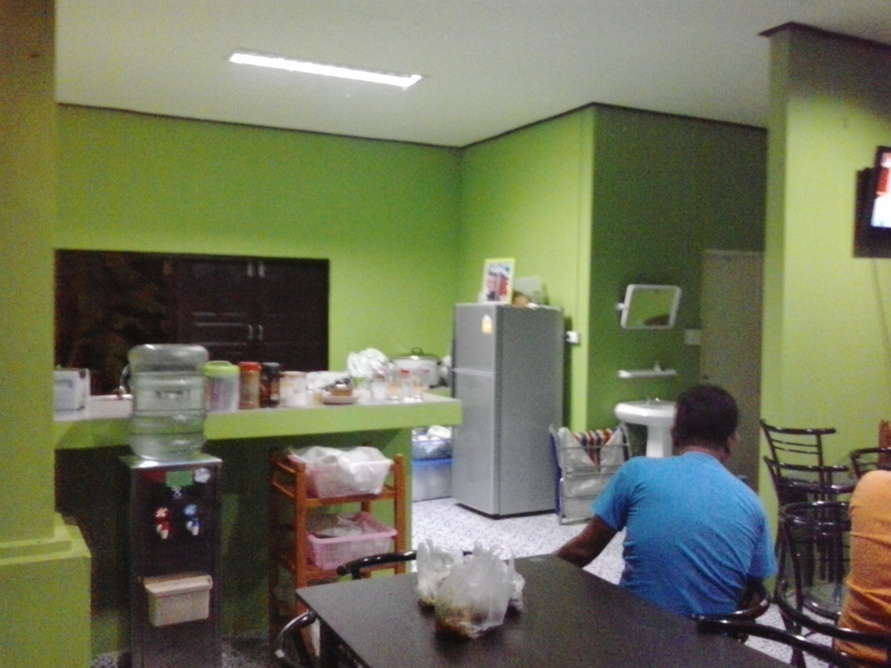 มีห้องครัว แยกเป็นสัดส่วน เครื่องปรุงให้พร้อม ฟรี
 :blush: