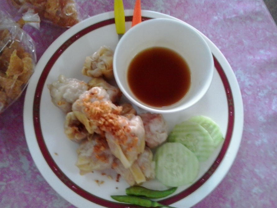 ขนมจีบ ที่ร้านก็อร่อยครับ
 :blush: