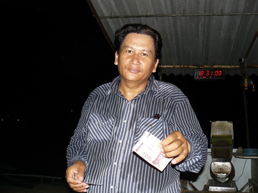  :cheer: :cheer: :cheer: :cheer: :cheer: :cheer:

++++ เก็บตก รอบระบายอารมณ์กันหน่อย.....พี่วิทย์ 