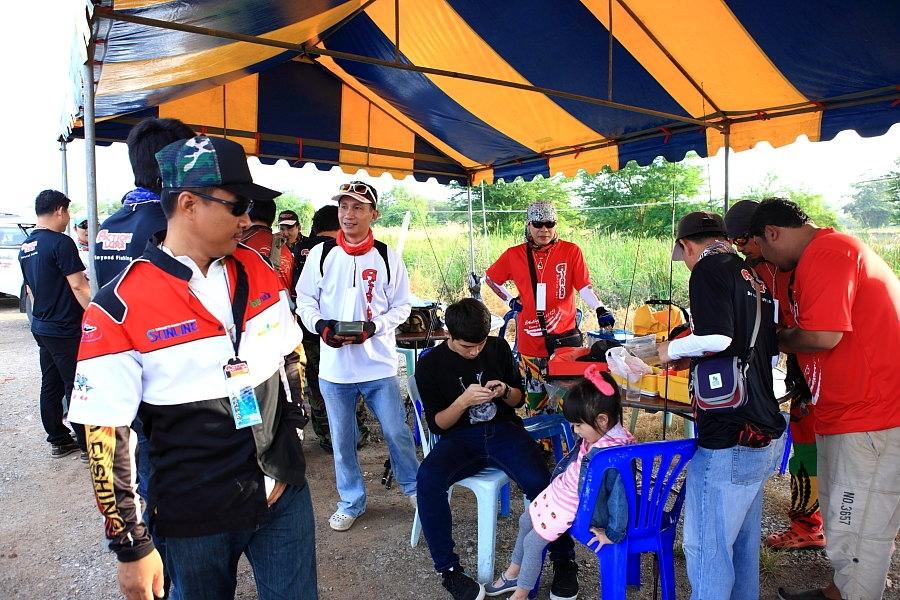 พบปะทักทายพูดคุยตามประสาพี่น้อง :laughing: :laughing: :laughing: :laughing: :grin: