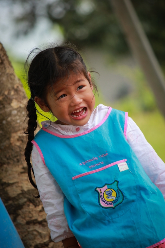 [center][b] สับขาหลอก.....เอิ๊กๆๆๆ  :laughing: :laughing: :laughing: