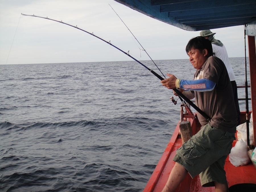    ท้ายเรือก็ไม่ยอมน้อยหน้า....สู้ๆ.. :cheer:      :cheer:      :cheer: