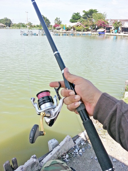       ชุดนี้...นอนเหงาอยู่บ้าน...พาออกไปโชว์ตัวบ้าง...BB-X
ประกบคันเสาอากาศ SHIMANO...หล่อจริงๆ... 