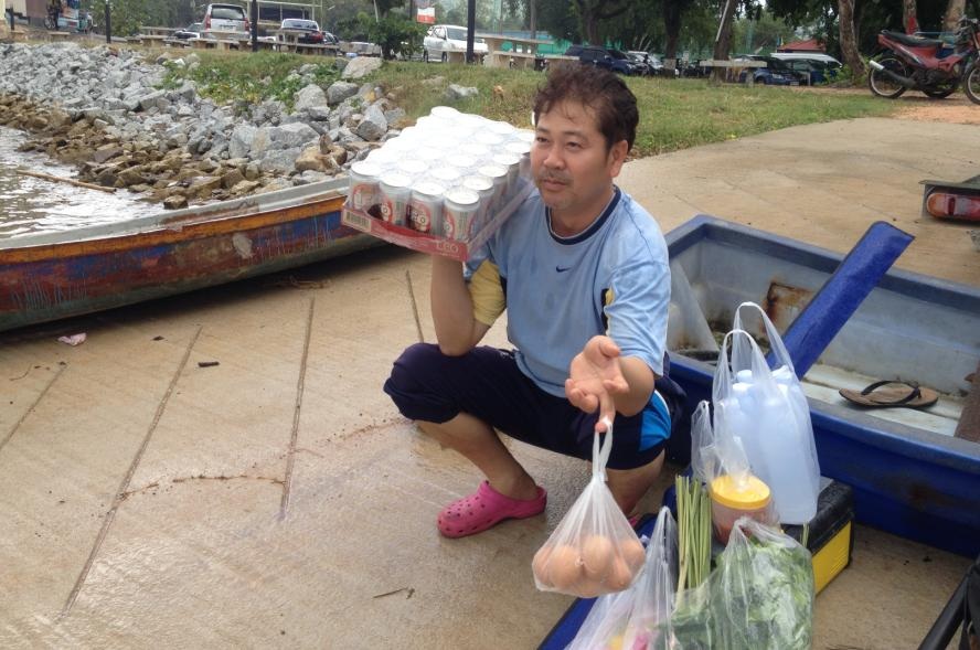 คุณเคนอิชิ บินตรงมาจาก Japan  อิอิ..
ล้อเล่นครับ น่า ทูลเจ้าร้านอุกรณ์ตกปลา จ.ปราจีน ครับ หน้าตาหมื