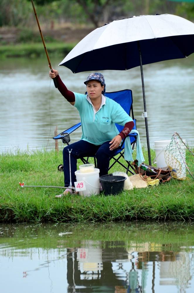  สุภาพสตรีเพียงท่านเดียวการแข่งขันครั้งนี้ครับ:cool: