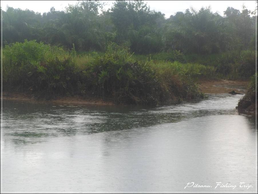 
 [center]ปากทางนํ้าไหลเข้า - ออก ตรงนี้เลย ที่น้องแซมว่า [/center]