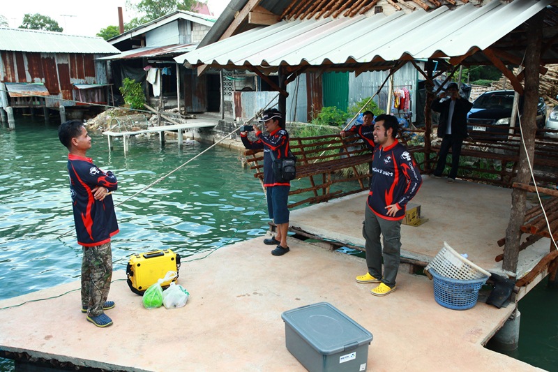 น้าเร็จถ่ายรูปเป็นที่ระลึกซะหน่อย
 :cheer: :cheer:
