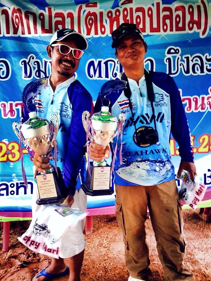 


เฮ้ยนั่นอาร์มฟันฟรีนี่หว่า  :ohh: :ohh: :ohh: :ohh: :ohh: