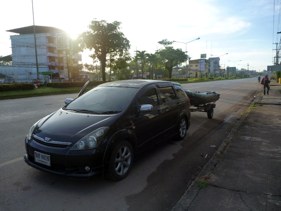 [center]ตัดมาเช้าวันใหม่ที่ถนนหน้าเมืองตราดครับ

วันนี้จะเอาเครื่องไปล้างไอเค็มที่ห้วยแร้งกัน[/cen