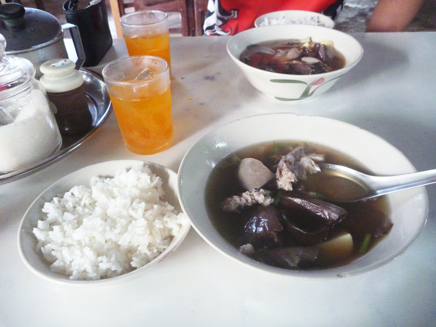 
 [center]เริ่มมื้อเช้าวันใหม่ด้วยประสานบริการ ข้าวเลือดหมู[/center]