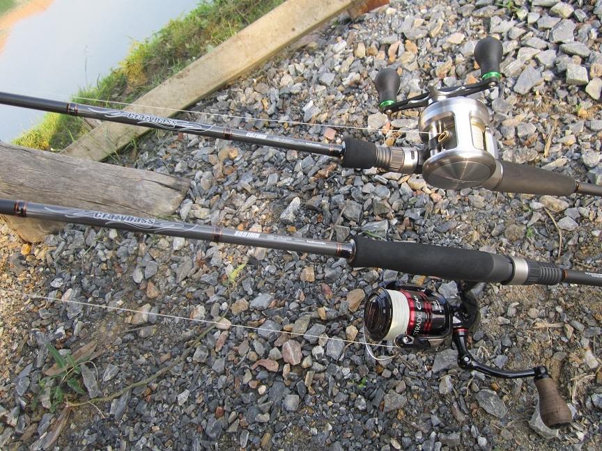 อุกปกรณ์ขุดปลา ตามล่าฝันในวันนี้

ชุดเบส
คัน : tailwalk crazybass  6ฟุต7 8-16
รอก : Daiwa CV-X 1