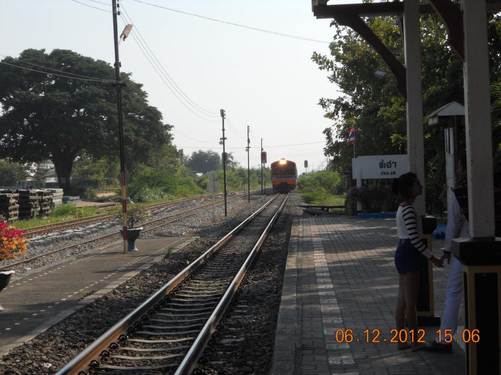 กลับด้วยรถไฟฟรีนี่แหละครับ :grin: :grin: